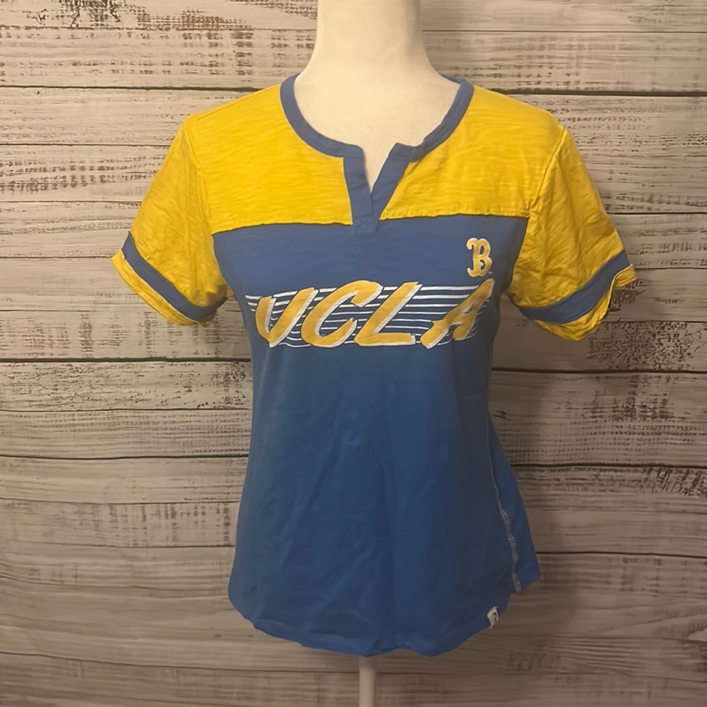 UCLA Bruins shirt size medium
